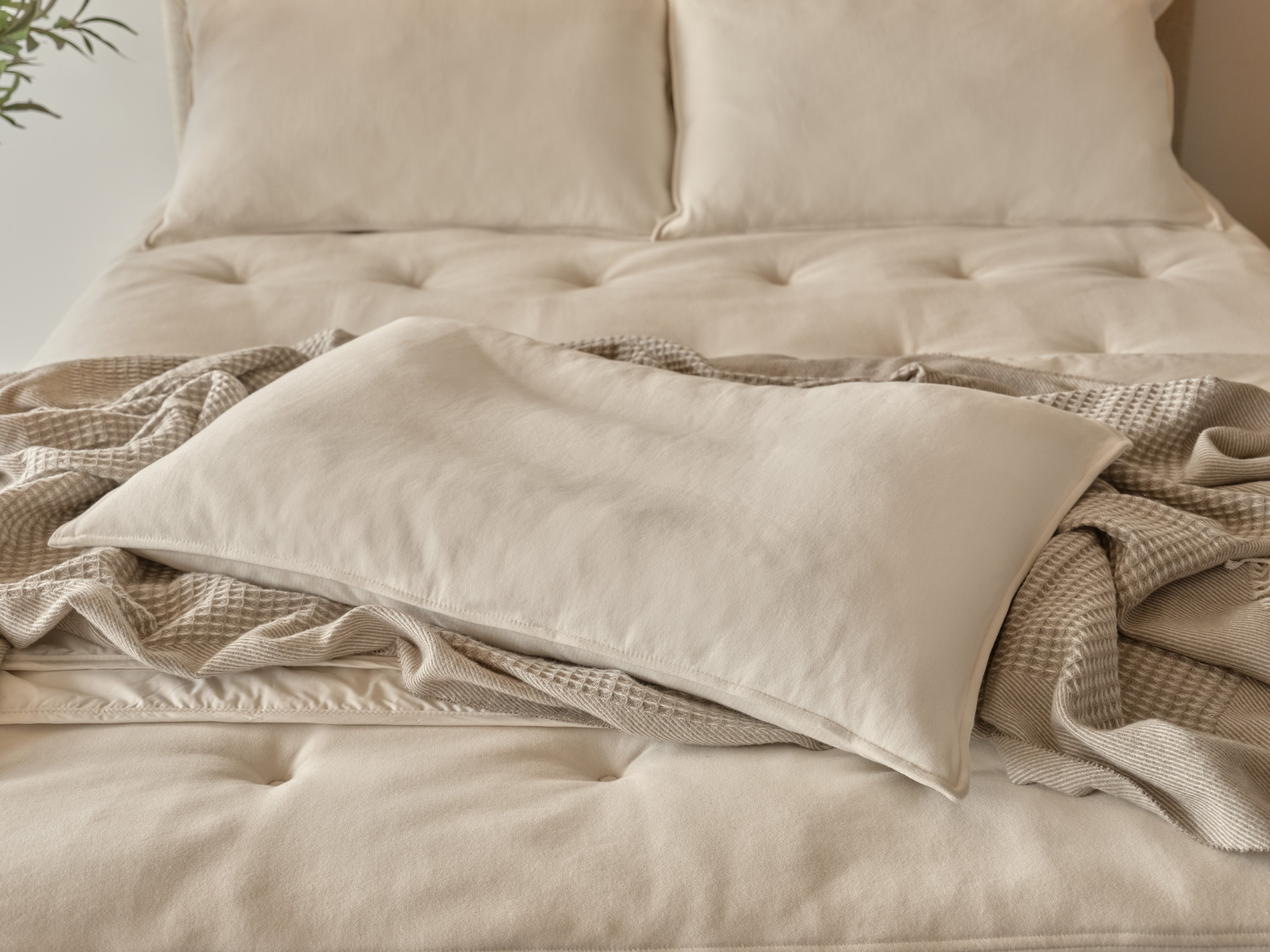 Deluxe Organic Contour Latex Pillow